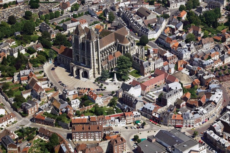 NOYONCATHERDRALEPLACECORDOUEN